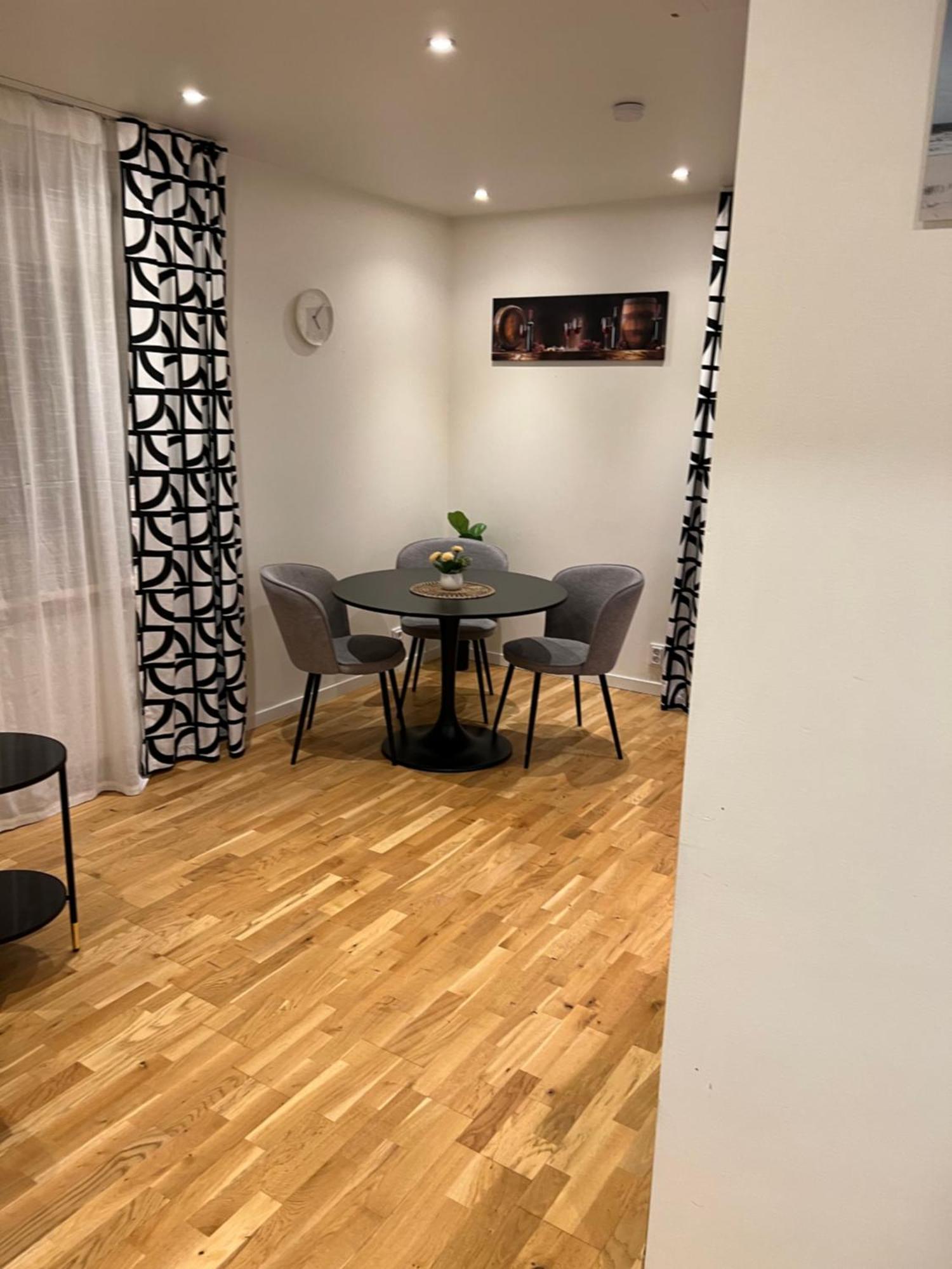 Noah Longstay Apartment Västerås Exterior foto
